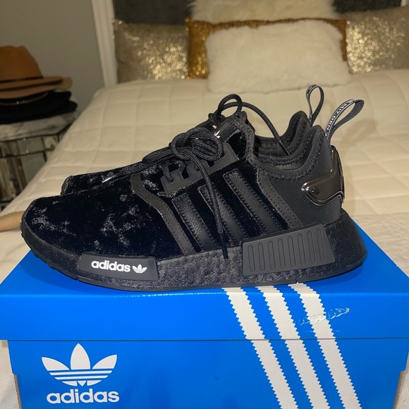 Women’s Adidas nmd_r1 Black Velvet - Picture 6 of 8